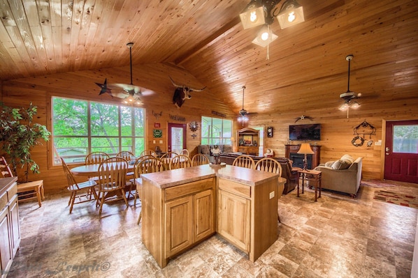 House, Multiple Bedrooms | Living room | Smart TV, fireplace