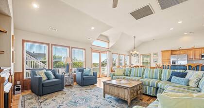 Out of the Blue 8 Bedroom Home With Private Pool