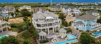 Stunning 6 Bedroom Home w/ Private Pool and hot tub. Access to Resort Amenities w/ Seasonal Beach Trolley