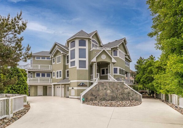 Exterior - Stunning 6 Bedroom Home w/ Private Pool and hot tub. Access to Resort Amenities w/ Seasonal Beach Trolley (Corolla)