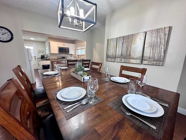 Dining - Amazing Mount Washington house 9 min to downtown (Pittsburgh)