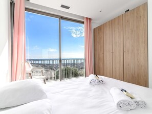 2 sovrum, värdeförvaringsskåp på rummet och strykjärn/strykbräda