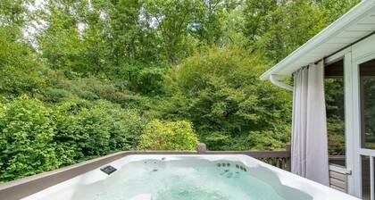 Creekside S'mores, Hot Tub Soaks, Ping-Pong, Spa Baths & Fireside Sips - Hen Wallow Creek Cottage