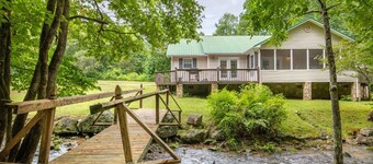 Creekside S'mores, Hot Tub Soaks, Ping-Pong, Spa Baths & Fireside Sips - Hen Wallow Creek Cottage