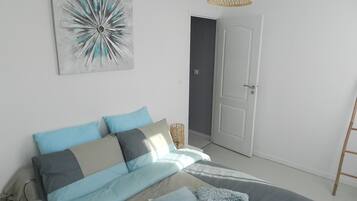 2 slaapkamers, een strijkplank/strijkijzer, wifi, beddengoed