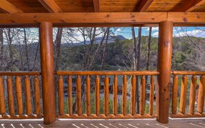 Property grounds - Lucky Enough - Pet Friendly Cabin with Games to Keep Everyone Entertained! (Sevierville)