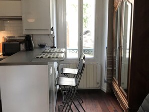 Private kitchen - Charming studio in the center (Fontainebleau)