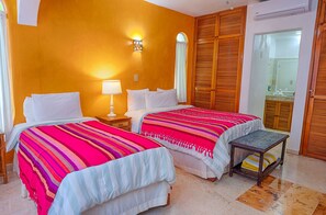 2 bedrooms, travel cot, free WiFi, bed sheets