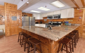 Fridge, microwave, oven, stovetop - Red Oak Lodge - Downtown large-group cabin! (Gatlinburg)
