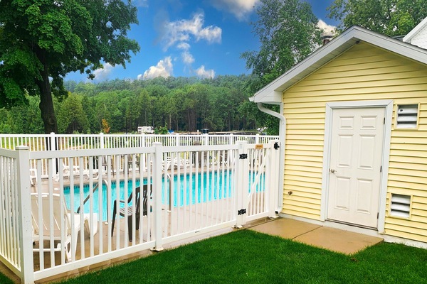 Een verwarmd zwembad