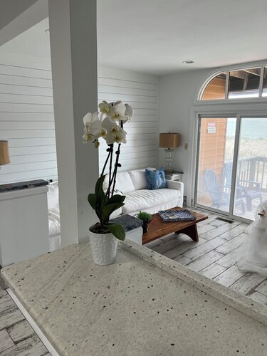 Beachfront Baby💛 Beautiful & New!🌟The only way to stay @ the beach❣️Spacious 