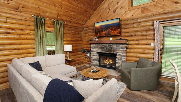 Living area - Grove Creek Cabin | Creekside Retreat with Hot Tub, Jetted Tub & Gas Fireplace (Gatlinburg)