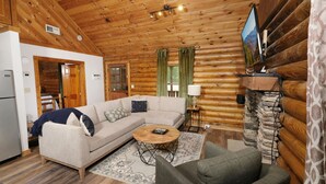 Living area - Grove Creek Cabin | Creekside Retreat with Hot Tub, Jetted Tub & Gas Fireplace (Gatlinburg)
