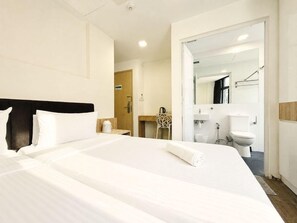 Room - Dash Living on Mackenzie (Singapore)