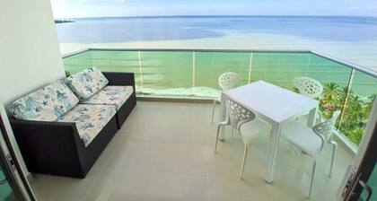 Lujoso Apartamento Frente al Mar