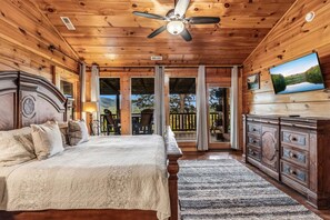 4 bedrooms, free WiFi, bed sheets