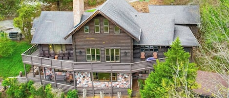 المنشأة من الخارج