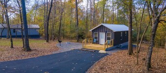 Tiny House Glamping Retreat- 670+ Acres Private Property on Lake Guntersville