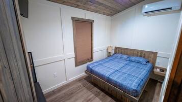 2 bedrooms, bed sheets