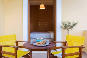 Ferienhaus | Wohnbereich | 30-Zoll-Fernseher mit Digitalempfang, Kamin