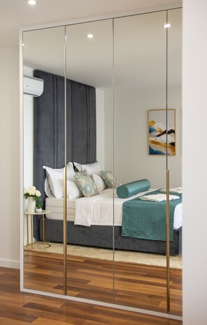 4 slaapkamers, een strijkplank/strijkijzer, gratis wifi, beddengoed