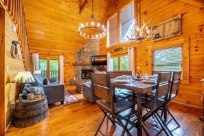 Dining - Knotty and Nice - S'mores by the Firepit (Sevierville)