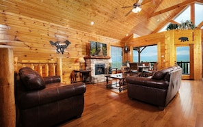 TV, fireplace, DVD player - Legacy Views and A Theater - Mountain Views & More (Sevierville)