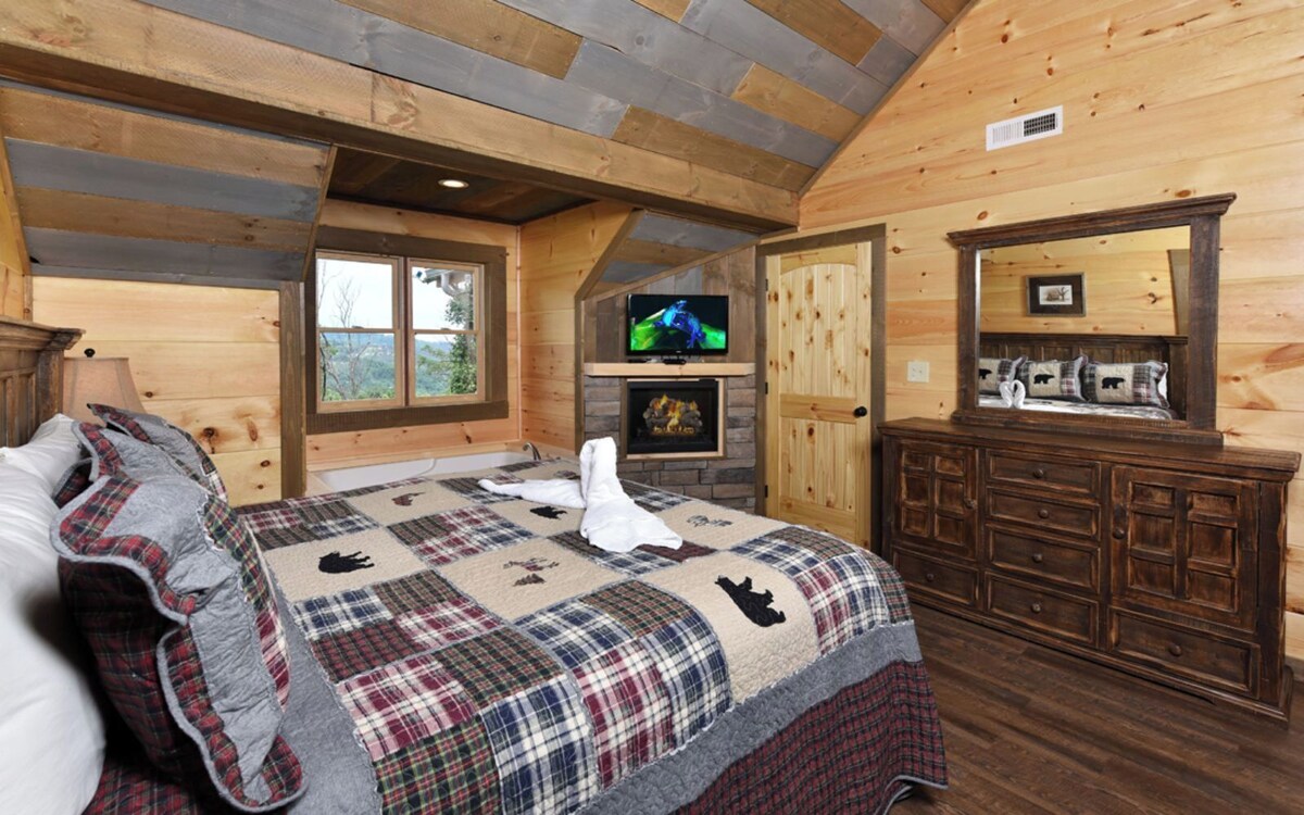 Photo 64 of Frequent Wildlife Sightings + Easy Drive to the Smoky Mountain National Park! -Big Bear Views Lodge