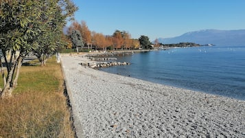 In Strandnähe, Liegestühle