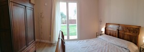 1 quarto, Wi-Fi de cortesia, roupa de cama