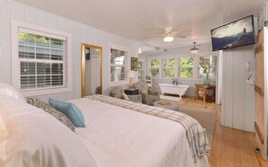 1 bedroom, iron/ironing board, WiFi, bed sheets