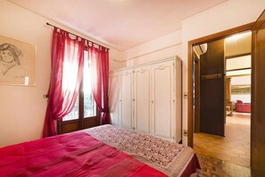 2 Schlafzimmer, Schreibtisch, Bügeleisen/Bügelbrett, WLAN