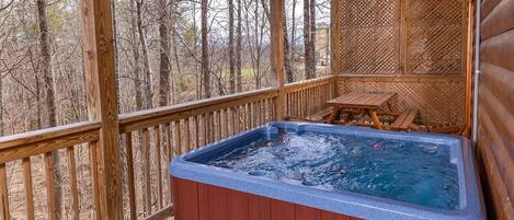 Outdoor spa tub