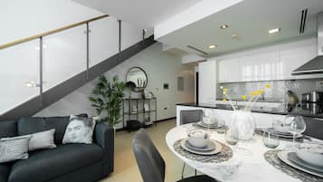 Căn hộ trung tâm thành phố | Khu phòng khách | TV màn hình phẳng