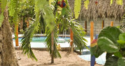 Cuyagua Hostal, Restaurante y Bar