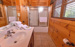 Combined shower/bathtub, towels - Theater! Pool Table! & Hot Tub! - Bearskin Lodge (Gatlinburg)