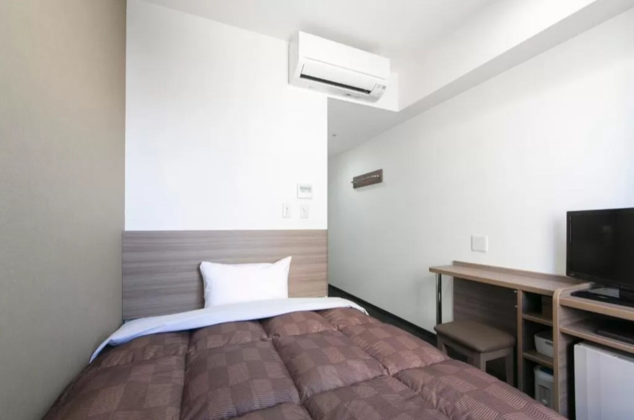 1 bedroom, desk, free WiFi, bed sheets