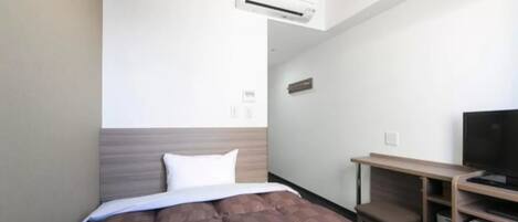 1 bedroom, desk, free WiFi, bed sheets