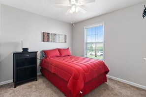 3 habitaciones, tabla de planchar con plancha, wifi y ropa de cama 