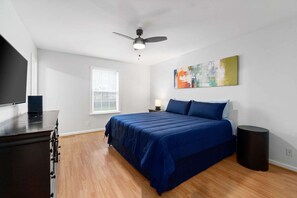 3 bedrooms, iron/ironing board, WiFi, bed sheets