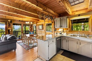 Interior - Peak A View - Spectacular Mountain View, Rec Room Loft, Relaxing Hot Tub (Sevierville)