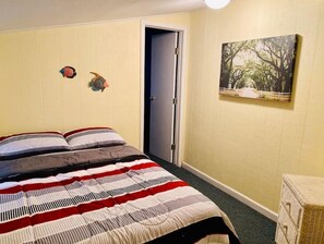 3 多间卧室、免费 WiFi、床单