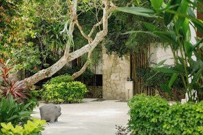 Property grounds - Villa Yasmine by Nakula Management (Jimbaran)