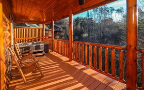 Terrace/patio - Charlie Brown's Cabin - Steamy Hot Tub, Speedy Wi-Fi, Fun Loft Game Room (Sevierville)