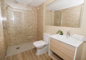Douche, serviettes fournies