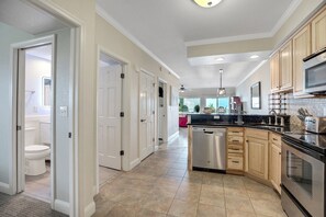 Fridge, microwave, oven, stovetop - FFR101 Wright Idea by First Flight Rentals (Kill Devil Hills)