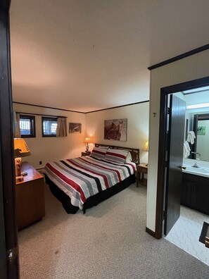 2 bedrooms, internet, bed sheets