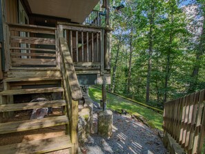 Terrace/patio - 'Slopeside Lodge' - Watch Skiers from the Couch! (Sugar Mountain)