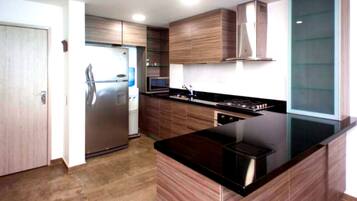 Apartamento clássico | Cozinha privada | Geladeira grande, fogão