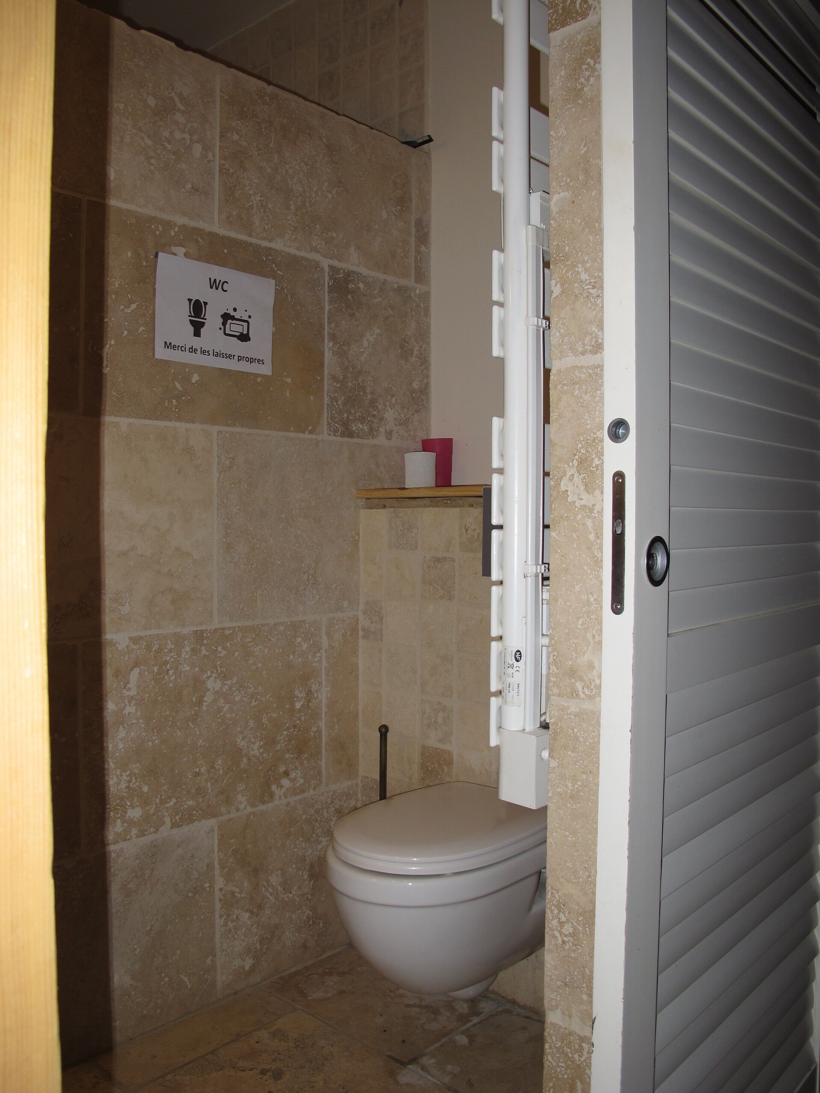 Douche, papier toilette